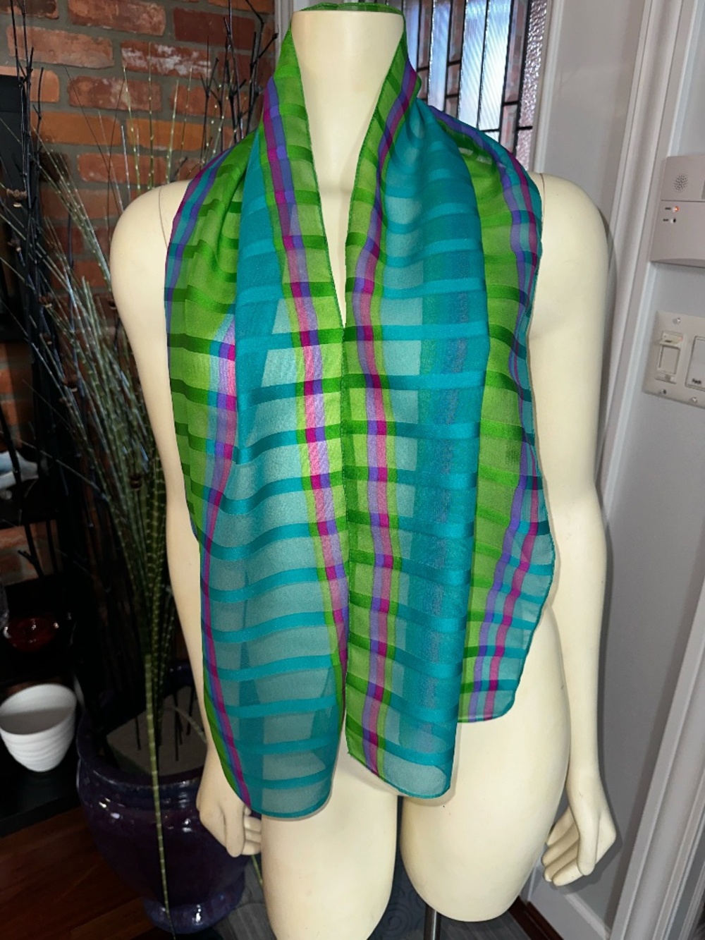 Gorgeous Berkshire Silken Polyester Scarf ~ Made in Italy